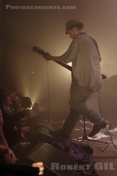 BLACK LIPS - 2016-05-24 - PARIS - Cafe de la Danse - Cole Alexander